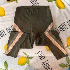 Aerie Chill Color army green stripe leggings L
